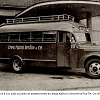 Ônibus da Empresa Filter Irmãos &<br>Cia. junto ao posto de abastecimento<br>da antiga Agência Chevrolet na Rua<br>Tte. Cel. Brito, onde mais tarde<br>funcionaria os escritórios da CEEE.