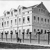 Hospital Santa Cruz, inaugurado em 10 de novembro de 1907, administrado pelas Irmãs Franciscanas, contou com o médico chefe Dr. Heinz Von Ortenberg desde janeiro de 1908 até janeiro de 1914.